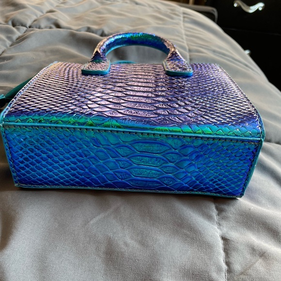 Noir-X, Python mini purse. Blue chrome reflective color way. Silver hardware. - Picture 4 of 8